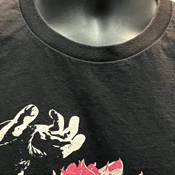 Uniqlo x Capcom UT Street Fighter Akuma Graphic Tee Men’s Medium Black Gamer Tee - Picture 7 of 8